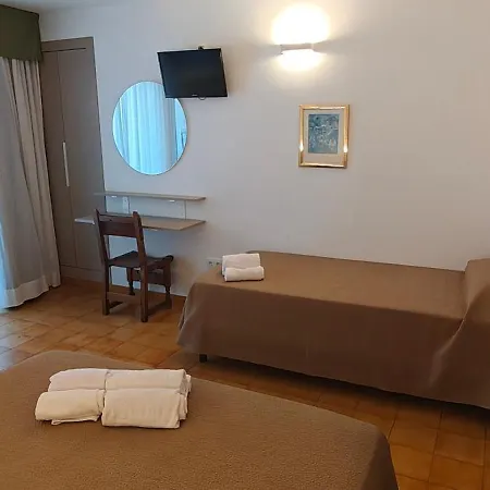 Hotel Nuevo Cachalote 2*