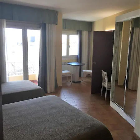 Nuevo Cachalote Hotel 2*